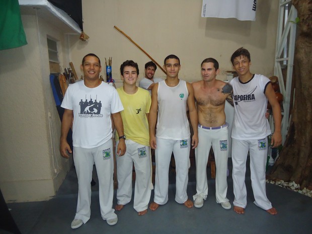 Sergio Malheiros com seu grupo de capoeira (Foto: Acervo pessoal)