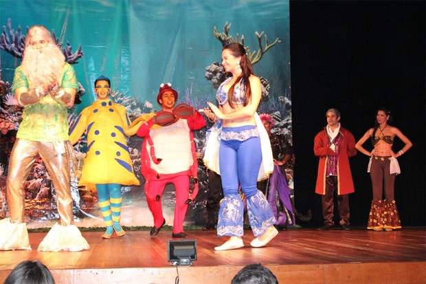 Veridiana Freitas, ex-affair de Gusttavo Lima, estreia no teatro em peça infantil (Foto: Miguel Carvalho / Divulgação)