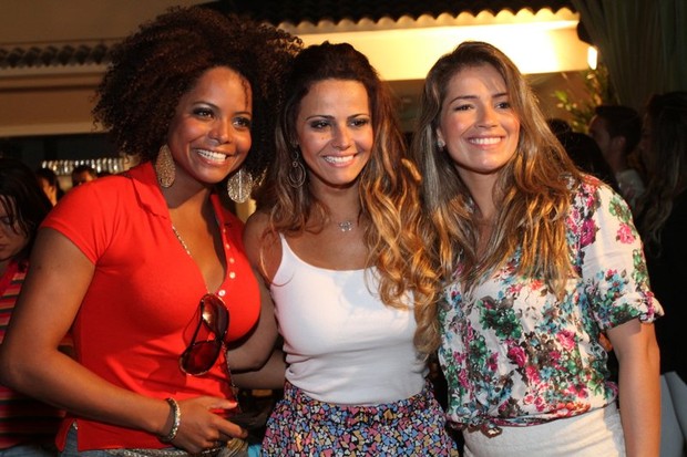 Adriana Bombom, Viviane Araújo e Fani Pacheco prestigiam festa de fotógrafo no Rio (Foto: Roberto Cristino/Divulgação)