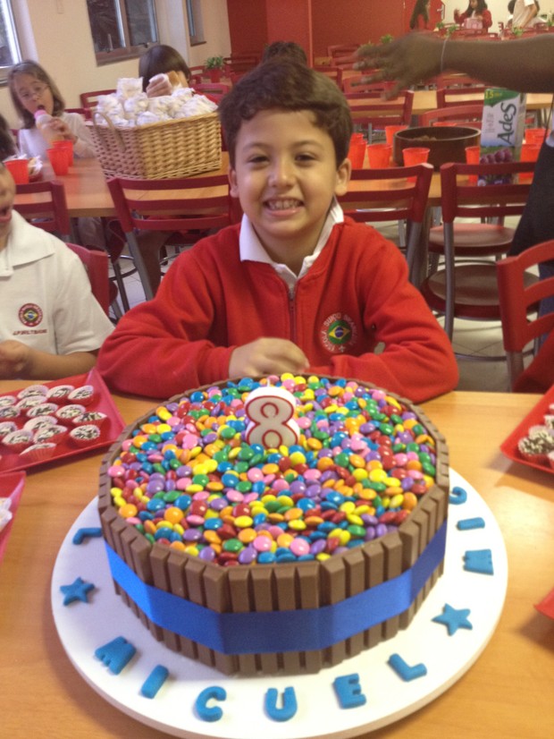 Miguel e seu bolo de aniversário (Foto: Arquivo Pessoal)