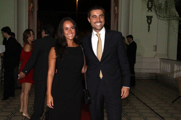 Ricardo Pereira e Francisca Pinto em festa no Rio (Foto: Alex Palarea/ Ag.News)