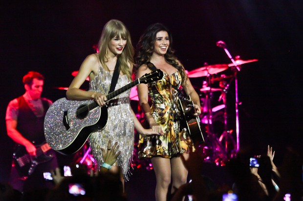 Taylor Swift e Paula Fernandes em show no Rio (Foto: Manuela Scarpa/ Foto Rio News)