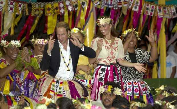 Príncipe William e Kate Middleton durante visita a Tuvalu (Foto: Getty Images)