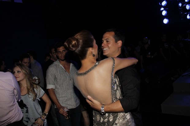 Nívea Stelmann com seu novo namorado, Leonardo Conrado, em festa pós-Prêmio Multishow (Foto: Isac Luz/ EGO)