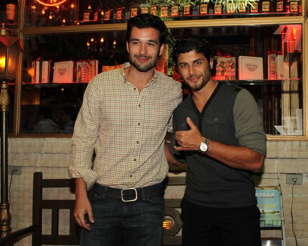 Sérgio Marone e Jesus Luz em restaurante em São Paulo (Foto: Thiago Duran/ Ag. News)