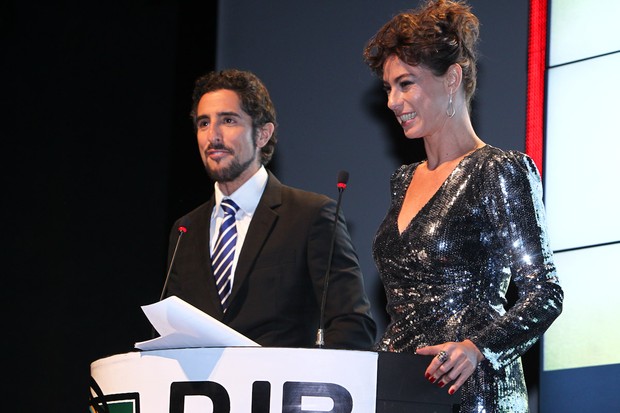 Marcos Mion e Maria Paula em prêmio em São Paulo (Foto: Manuela Scarpa, Celso Akin e Marcos Ribas/Foto Rio News)