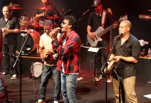 Seu Jorge em show no Rio (Foto: Onofre Veras/ Ag. News)