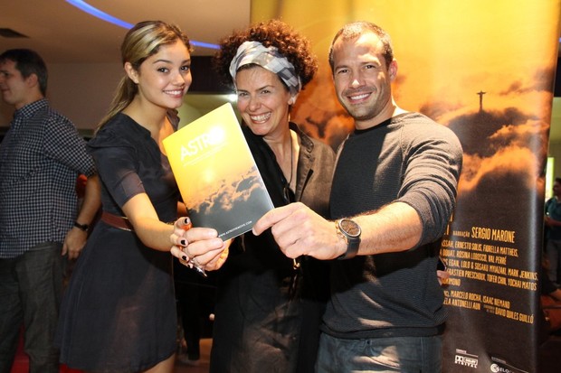 Sophie Charlotte e Malvino Salvador com a escritora Paula Trabulsi no Rio (Foto: Thiago Mattos/ Ag. News)