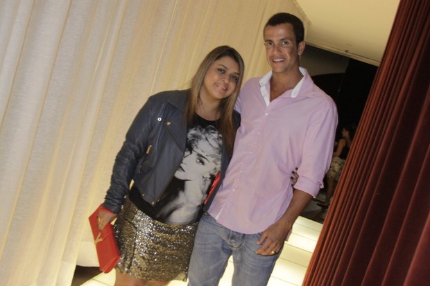 Preta Gil com o marido Carlos Henrique em show no Rio (Foto: Philippe Lima/ Ag.News)