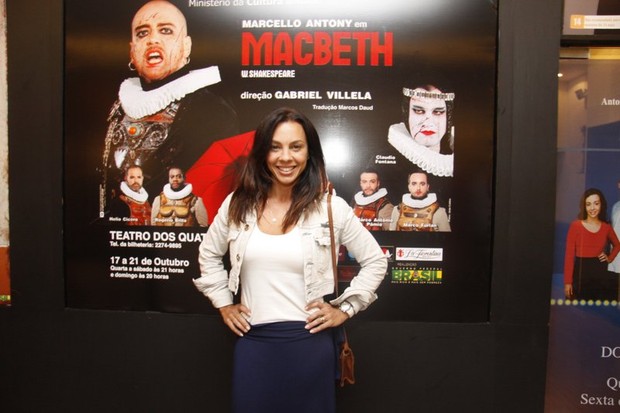 Carla Marins na estreia da peça Macbeth (Foto: Anderson Borde/AgNews)