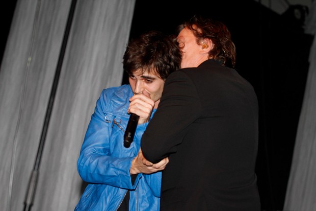 Fiuk e Fábio Jr cantam juntos em São Paulo (Foto: Thais Aline/Ag News)
