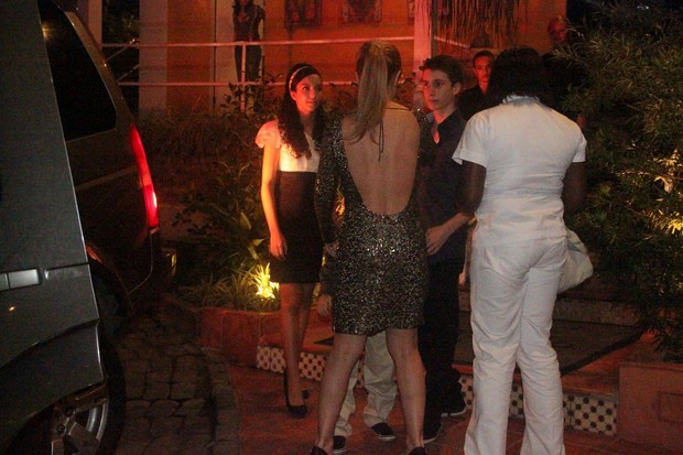 Adriana Esteves chegando a festa (Foto: Delson Silva/Ag News)