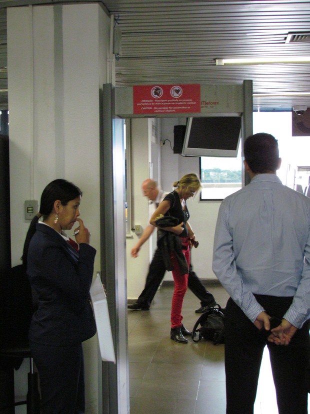 Sharon Stone deixa Santa Catarina de jatinho (Foto: Ricardo Ruas/Oficina das Palavras)