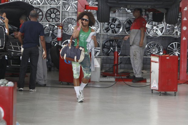 Adriana Bombom em loja de car center na Barra da Tijuca,RJ (Foto: Delson Silva / AgNews)