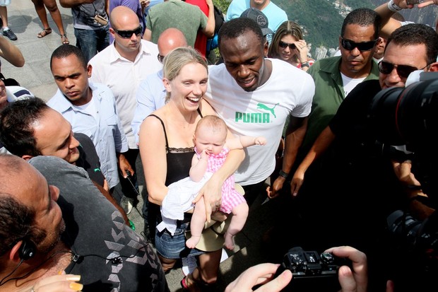 Usain Bolt, campeão olímpico nos 100 metros rasos, visita o Cristo Redentor, RJ (Foto: Ricardo Leal / FotoRioNews)