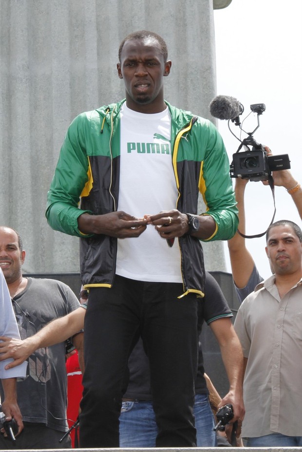 Usain Bolt, campeão Olímpico nos 100 metros rasos, visita o Cristo Redentor, RJ (Foto: Roberto Filho  / AgNews)