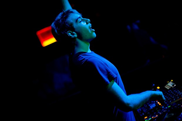 Olin Batista se apresenta como DJ em Juiz de Fora, MG (Foto: Wanderson Monteiro/ Divulgação)