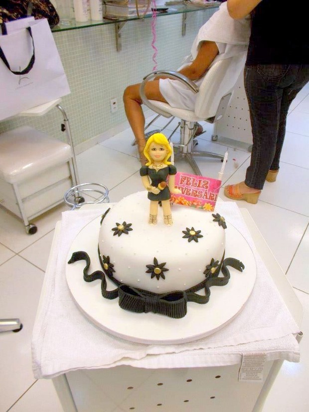 Cida Moraes, ex-bbb, ganha festa de aniversário (Foto: Divulgação)
