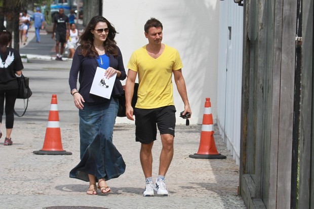 Murilo Rosa e a esposa Fernanda Tavares, saindo da academia (Foto: Dilson Silva / Agnews)