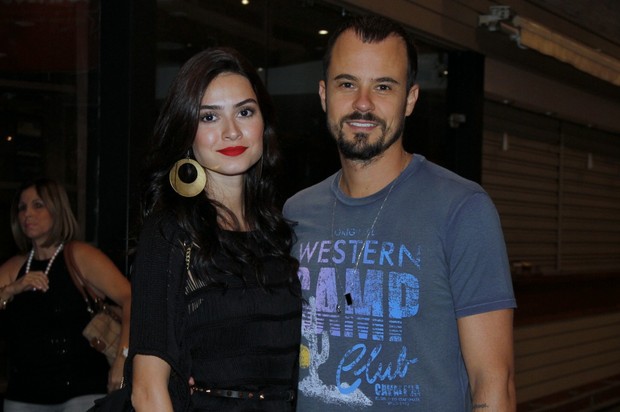 O casal Paulo Vilhena e Thaila Ayala (Foto: Roberto Filho/AgNews)
