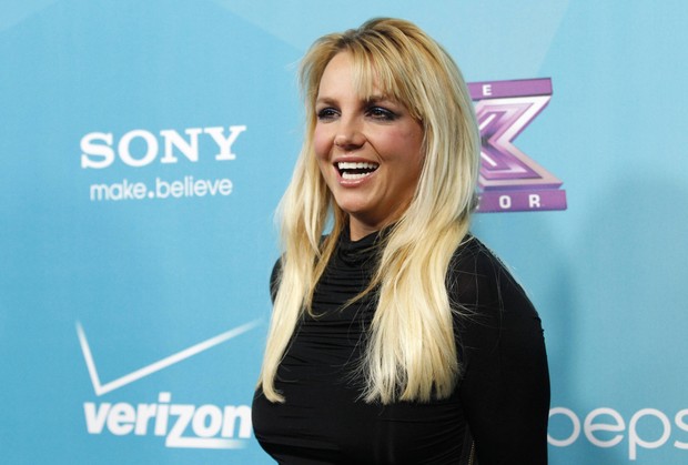 Britney Spears em festa com os finalistas da versão norte-americana do ‘The X Factor’, em Los Angeles, nos Estados Unidos (Foto: Mario Anzuoni/ Reuters/ Agência)