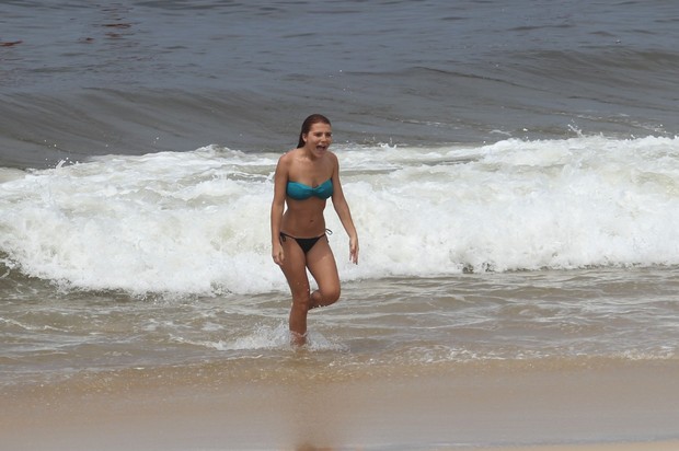 Mariah Rocha na praia de Ipanema (Foto: Wallace Barbosa/AgNews)