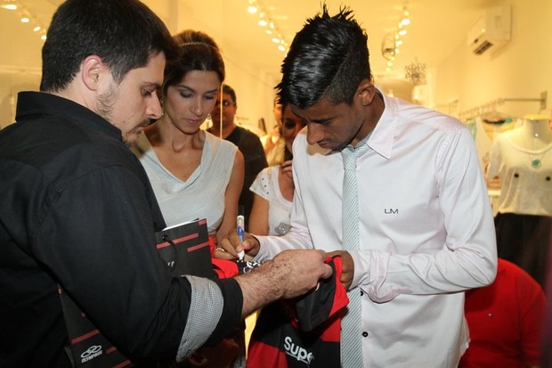 Léo Moura em evento de moda no Rio (Foto: Anderson Borde/ Ag. News)