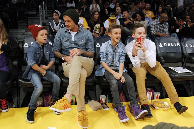 David Beckham e os filhos (Foto: Agência Reuters)
