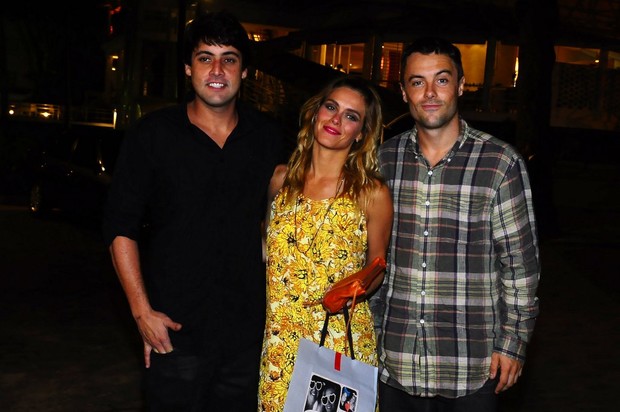 Bruno De Luca, Carolina Dieckmann e Kayky Brito em festa no Rio (Foto: Roberto Teixeira/ EGO)