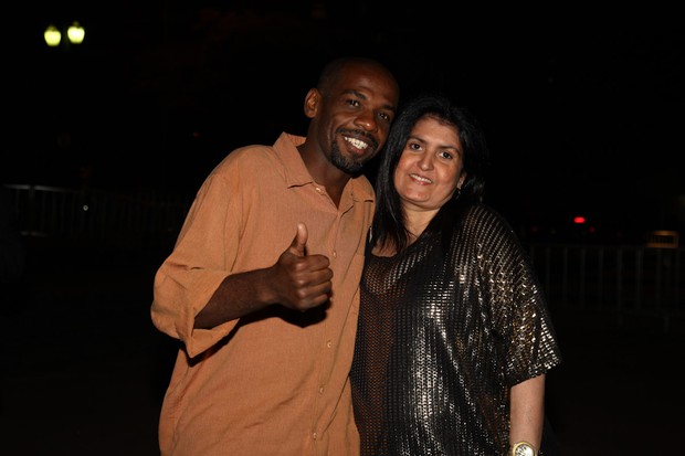Gari Renato Sorriso e a mulher na 10ª edição do troféu Raça Negra (Foto: Manuela Scarpa / Foto Rio News)