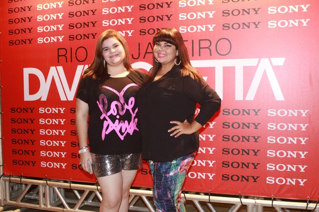 Laura Simoes Barbossa e Fabiana Karla no camarote da Sony no show de David Guetta, no Riocentro (Foto: AgNews/Felipe Assumpção)