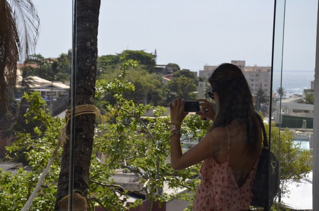 Alessandra Ambrosio na Bahia (Foto: Agencia Fred Pontes- Divulgação)