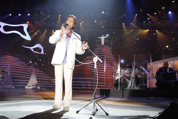 Roberto Carlos na gravação do especial de fim de ano (Foto: Isac Luz / EGO)