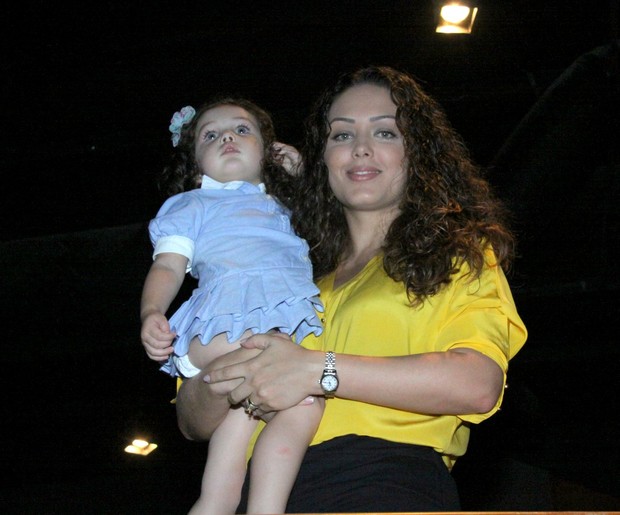 Tânia Mara e a filha no show de Paula Fernandes no show 'Meus Encantos', no Citibank Hall (Foto: Graça Paes/Foto Rio News)