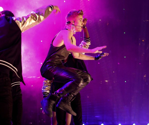 Justin Bieber em show em Toronto, no Canadá (Foto: Todd Korol/ Reuters/ Agência)