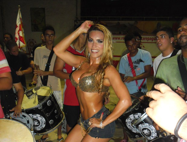Dani Vieira na quadra da Renascer (Foto: Divulgação)