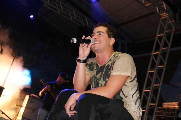 Thiago Martins durante o show (Foto: Christian Emanoel/Divulgação)