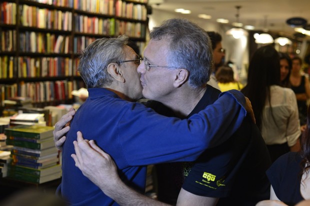 Caetano Veloso e Pedro Bial em lançamento de CD no Rio (Foto: André Muzell / Ag. News)