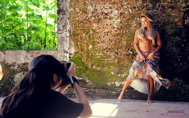 Bianca Salgueiro, dançarina do 'Esquenta!', posa para o Paparazzo (Foto: Claudia Dantas/Cia da Foto)