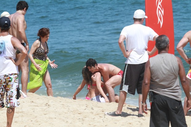 Gravação de 'Guerra dos Sexos' na praia de Grumari (Foto: Dilson Silva / AgNews)