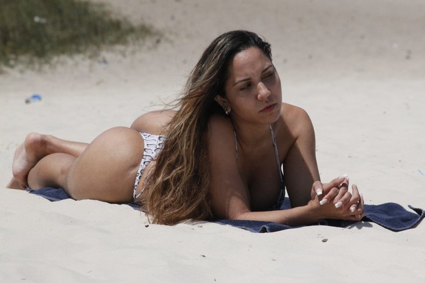 Mulher Melão na praia da Barra (Foto: Gabriel Rangel / AgNews)