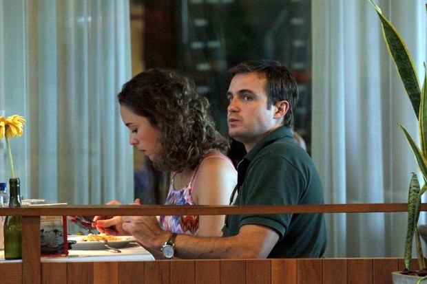 Max Fercondini e Amanda Richter almoçam juntos (Foto: Marcus Pavão / AgNews)