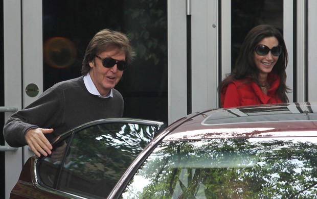 Paul McCartney com a nova esposa, Nancy Shevell - 10/10/2011 (Foto: Getty Images)