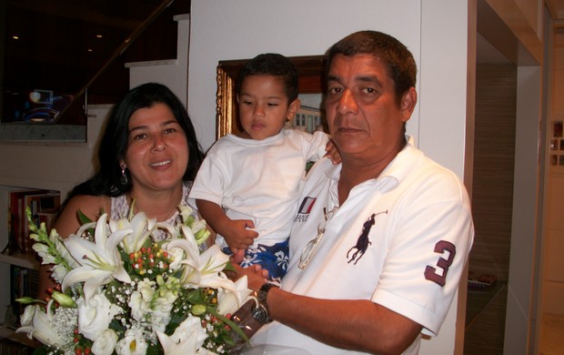 Zeca Pagodinho com a mulher e o neto (Foto: Divulgação)