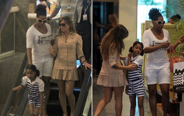 Adriana  Bombom passeia com a filha e uma amiga em shopping do Rio (Foto: Marcus Pavão / AgNews)