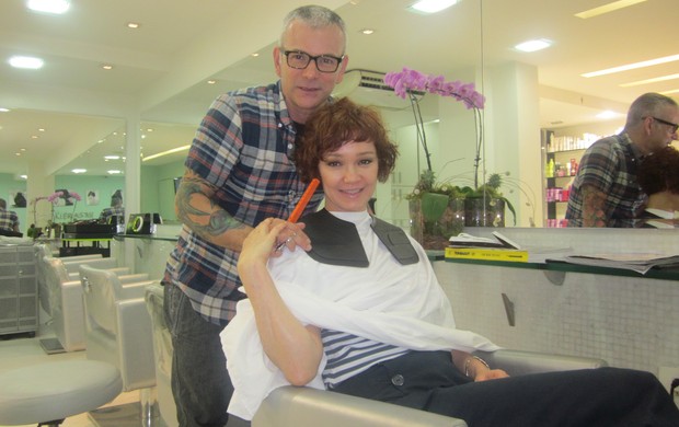 Júlia Lemmertz  acertou o corte de cabelo com Neandro Ferreira (Foto: Divulgação)