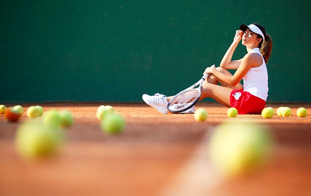 Carolina Oliveira joga tênis (Foto: Marcos Serra Lima/ EGO)