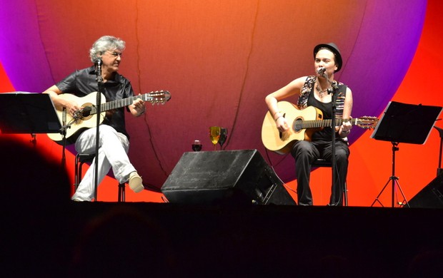 Maria Gadú e Caetano Veloso fazem show em Recife (Foto: Felipe Souto Maior / Divulgação)