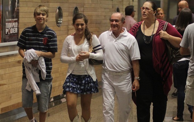 Renato Aragão com a família no Rio (Foto: AgNews/Marcus Pavão)