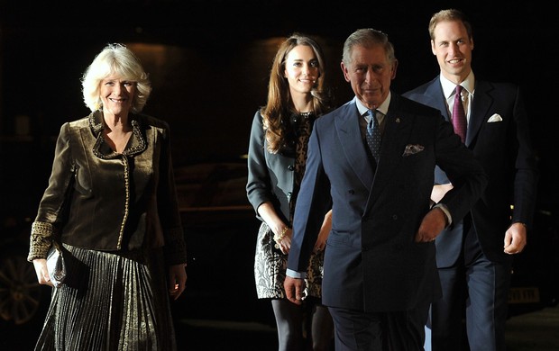 Príncipe William e Kate Middleton com Charles e Camila (Foto: Agência/Reuters)